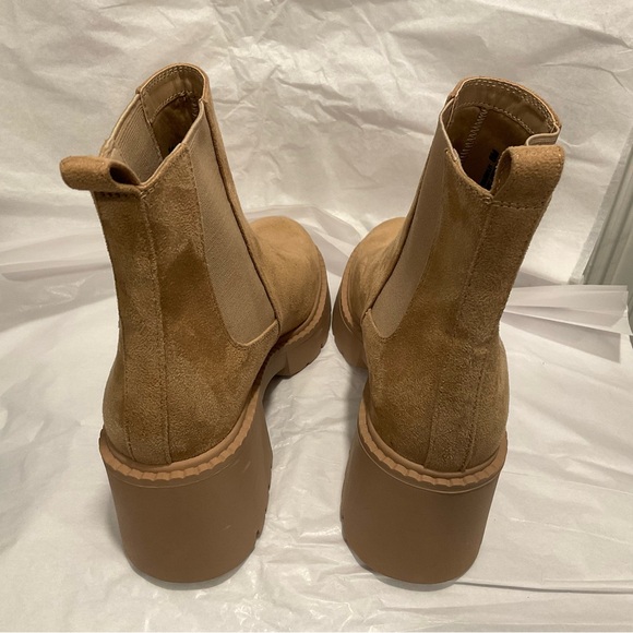 Madden Girl Trust Lug Sole Chelsea Booties in Sand micro material sz 8M - Picture 7 of 13